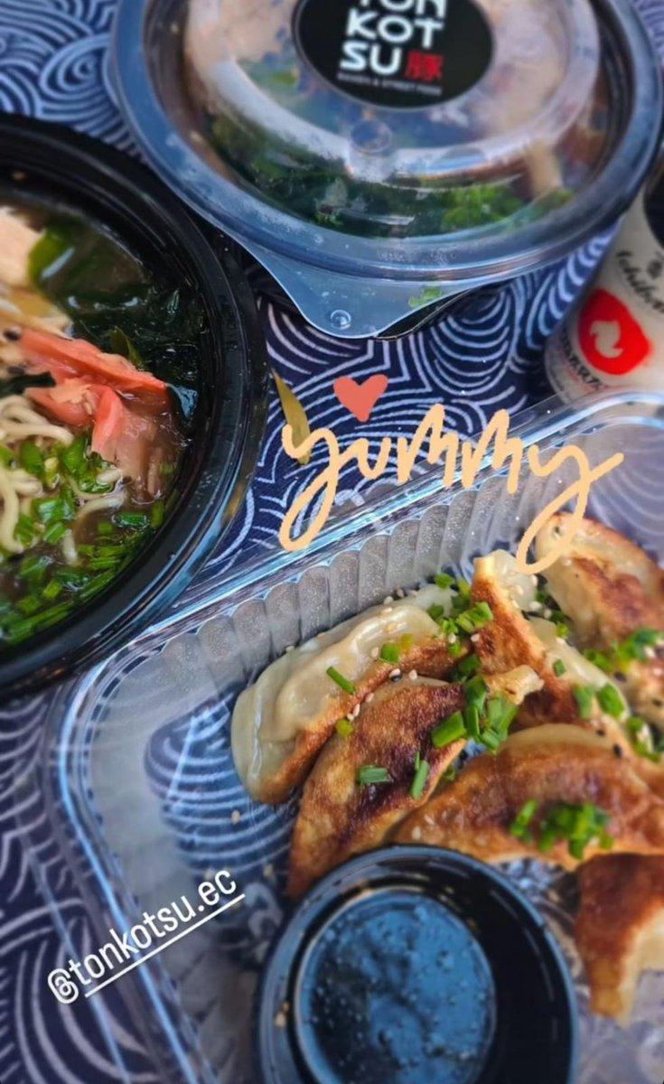 Bowl de ramen tonkotsu artesanal — caldo cremoso con chashu y huevo marinado